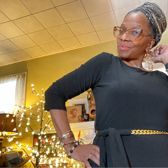 GooD VIBES LIVE - 12Dec2025 Halle-Bration/ Holiday Celebration, Gift Mall - Picture 15 of 16